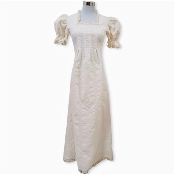 Vintage 1970s Ivory Cotton Prairie Dress - Picture 3 of 10
